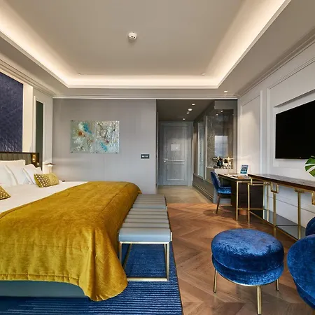 Ikador Luxury Boutique & 5*