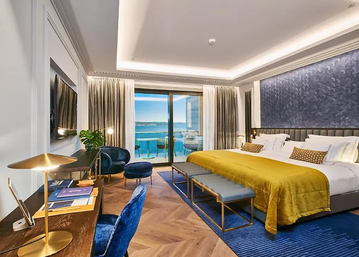 Ikador Luxury Boutique & 5*